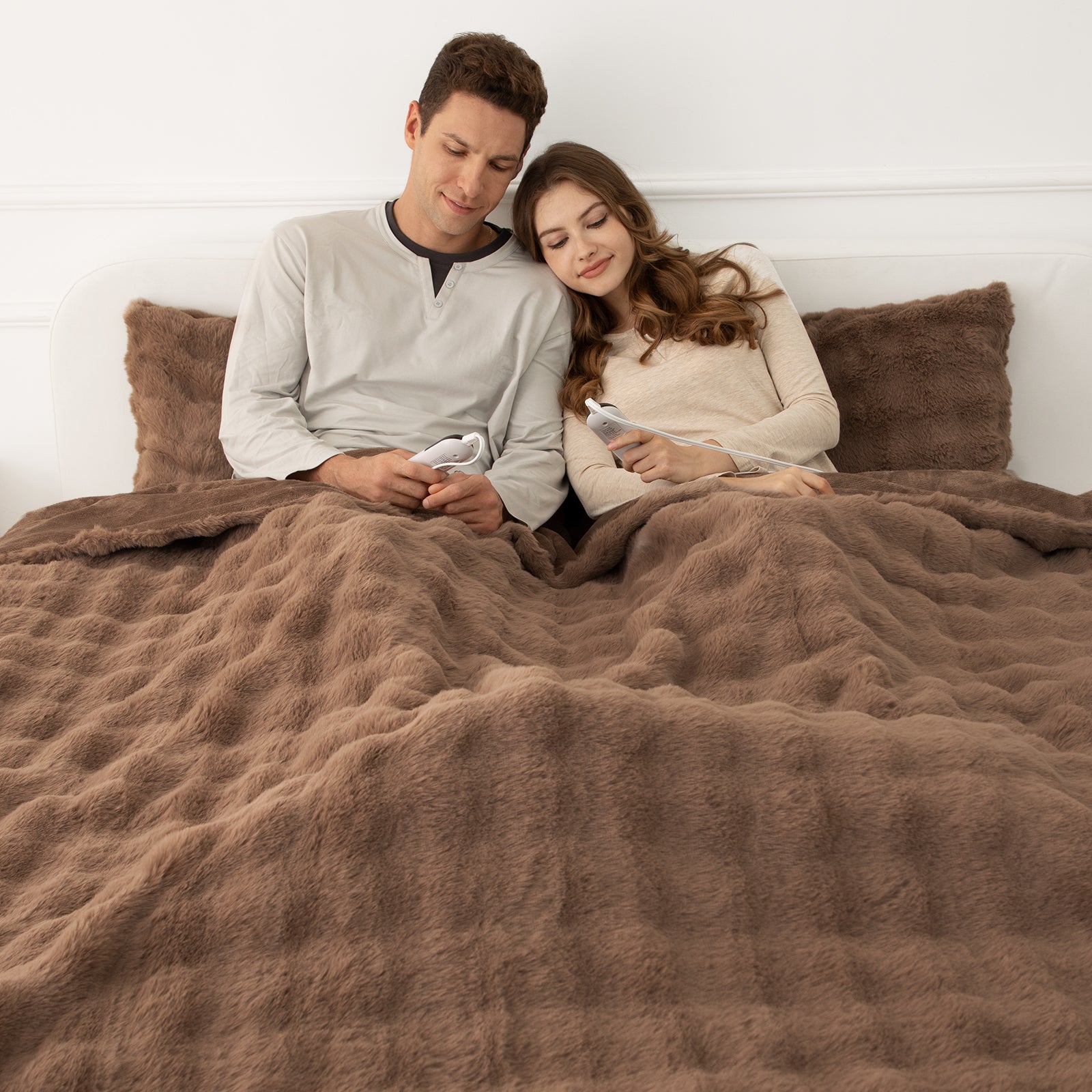 VELLUBAM Faux Rabbit Fur Bubble Electric Blanket King Camel - Fluffy Thick Heated Blanket with Dual Control, 6 Heating Levels & 10 Timer Settings, ETL Certified, Decor Gifts for Home (100" x 90")